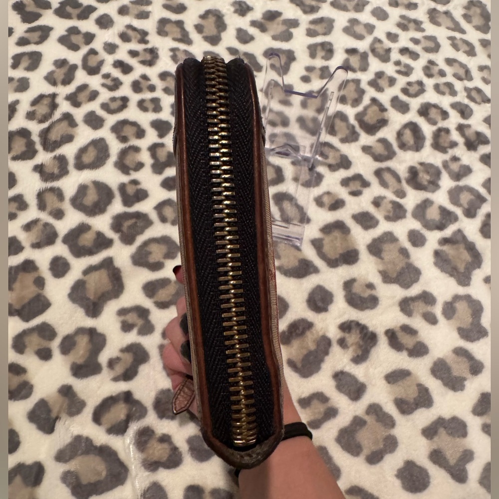 Burberry Brown Leather Zip Wallet with Gold-Tone Hardware - Picture 3 of 12